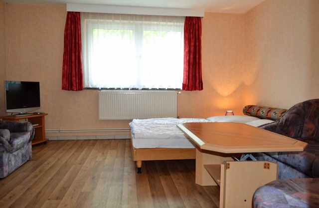 Gray donkey E2 - Will & Seemann GbR