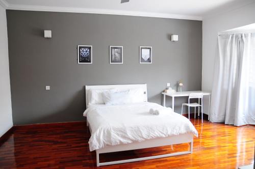 GRAYHAUS Guest House