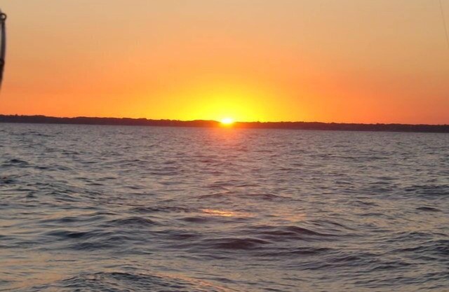 Great Dates Available. Cute and Affordable for 2- CLOSE TO 2 BEACHES AND TOWN.