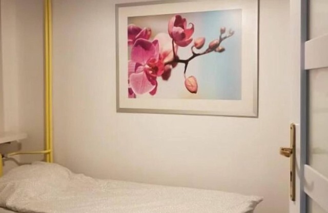 Great Relaxing Overnight Stay! 4 Spacious units, near Klubokawiarnia Towarzyska