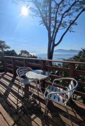 GREEN HOUSE - com linda vista para o mar