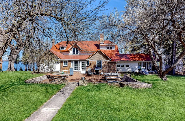 Green Lake Getaway with Rust | private piers, grill, & patios