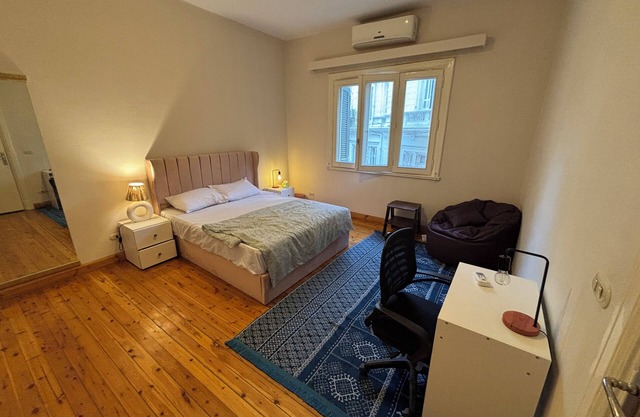 Green View Room Cozy Stay in the Heart of Cairo Nile View