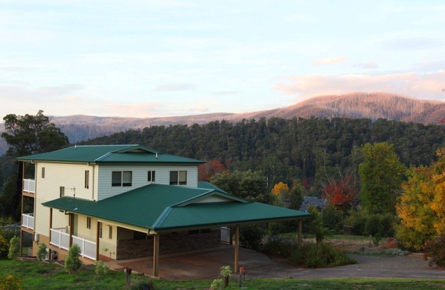 GREENLANDS GUEST HOUSE - Large two story house