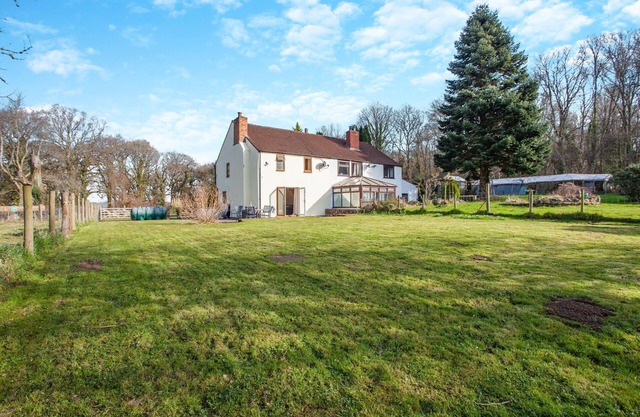 Greenways Cottage - Three Bedroom House, Sleeps 5