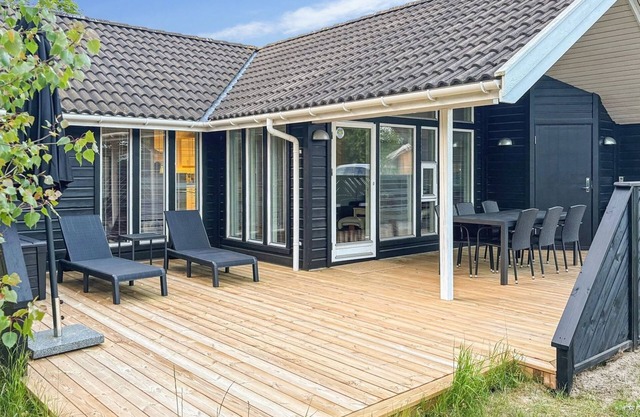 "Greta" - 200m from the sea by Interhome