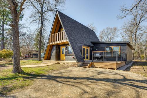 Grills and Fire Pit Cedar Creek Reservoir Cabin!