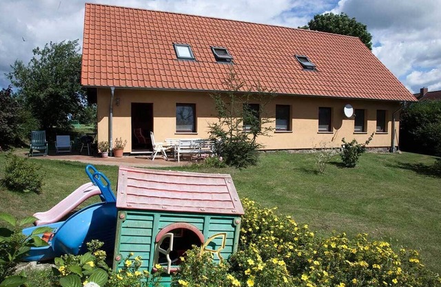 Großzügiges Ferienhaus mit Garten und Grillplatz für Familien-inselurlaub