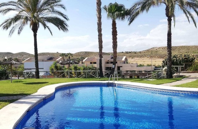 GROUND FLOOR WITH OWN GARDEN IN VALLE DEL ESTE GOLF!