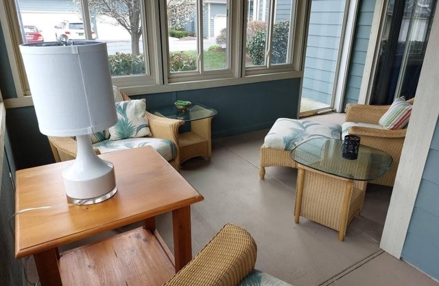 Ground Level Beach Condo Porch Parking Clean