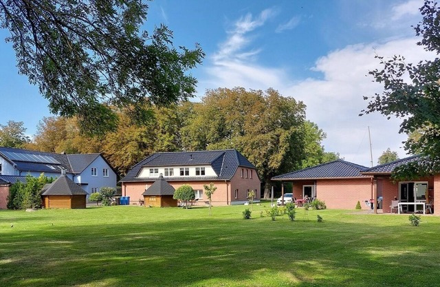 Group house vacation home FISCH und BODDEN on Rügen (West) for up to 15/21 guests