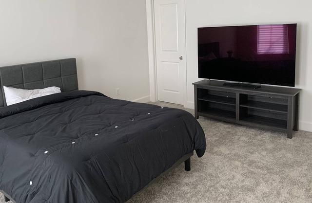 Guest Bedroom in One Loudoun Townhouse w/ Full Dedicated Bathroom