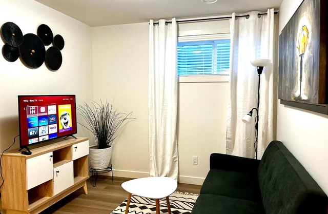 Guest Suite in West Edmonton I WEM 10 Minutes I Rivercree Casino 3 Minutes