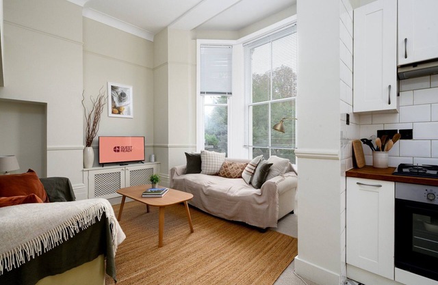 GuestReady - Charming Loft Apartment in Chiswick