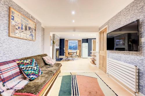 GuestReady - Lower Ground Classic near The Oval