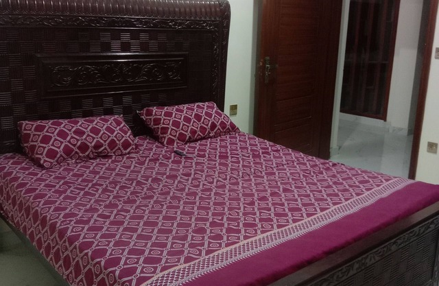 Gujrat Guest House- For couples, families, foreign visitors, and professionals