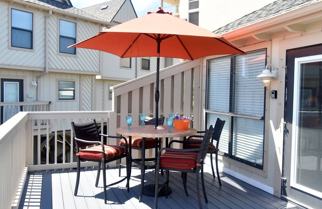 Gulf side Molokai B5-steps to the beach! Jul 5-12 AVAILABLE-discounted!