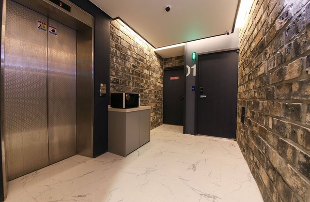 Gwangju Sinan Yeogiseo Jaja