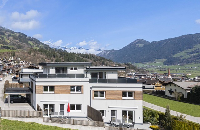 H19, A haven of peace for active holidays, 146 m², 3 levels, sauna and roof top