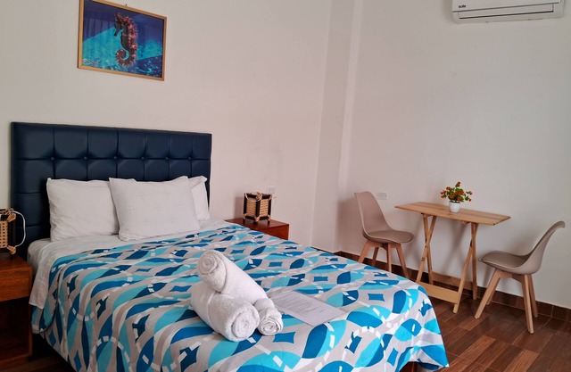 Hab21 Hotel in front of the sea, ideal to enjoy the sun and relax with Wifi and AC