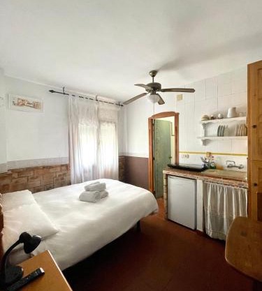 Habitación con baño y cocina privados en Albaicin