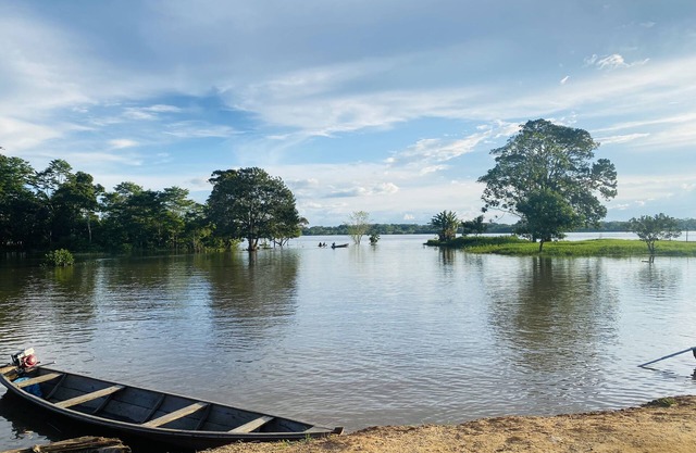 Habitación Económica, cómoda con balcón, bien ubicado cerca la frontera Brasil.