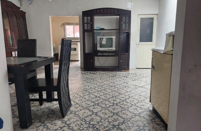 Habitación muy amplia céntrica cerca de avenidas principales