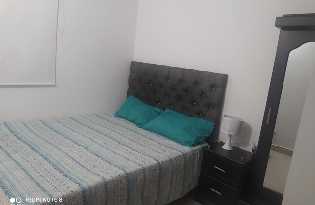 Habitación privada en apartamento Familiar