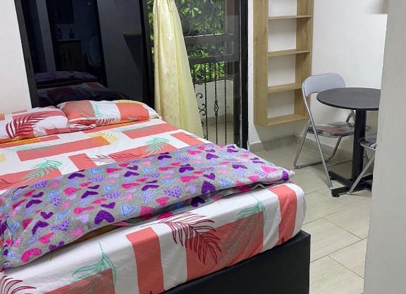 HABITACION AMOBLADA SECTOR LAURELES-ESTADIO hasta 3 personas Santorini