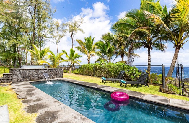 Hale Mar - Gorgeous Oceanfront Home with Private Pool & Hot Tub