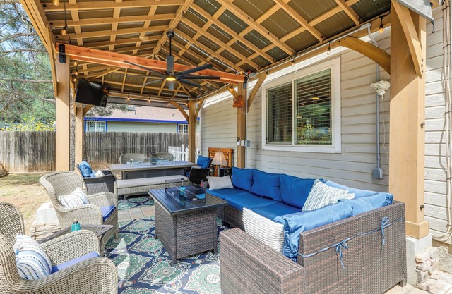 Half-Mi to Trails: Pet-Friendly Home in Flagstaff!