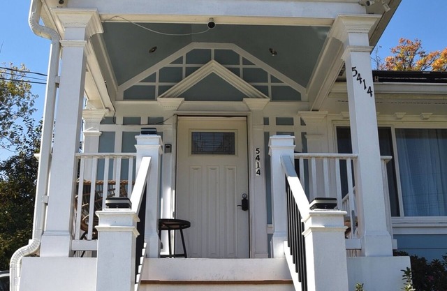 Handsome Home renovated - 4 minutes close to Metro