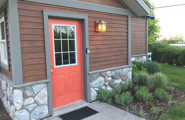 Harbor cozy cottage, Lake View, 'Pottery Barn Style'! Pictured Rocks Cruises