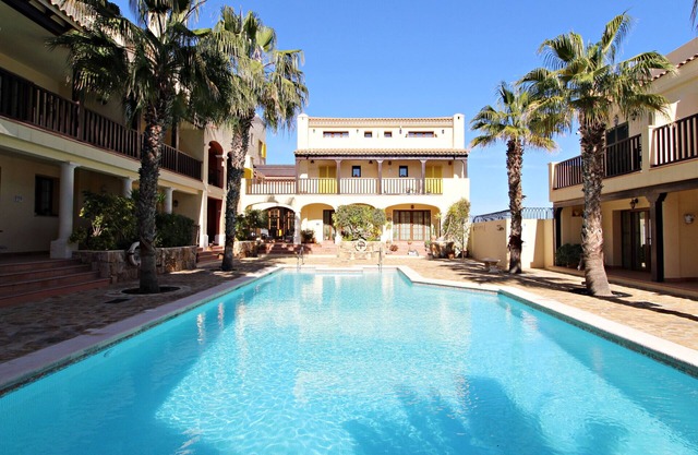 Harbour Lights IV - WiFi, 200m beach, terrace