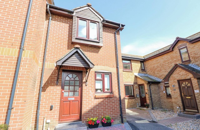 HARBOUR VIEW POOLE, family friendly, country holiday cottage in Poole