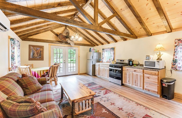 Harrington Cabin w/Grills - Near Beaches & Hiking