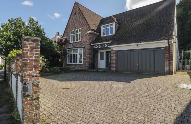 HARTLEY LODGE, family friendly, with open fire in Plymouth