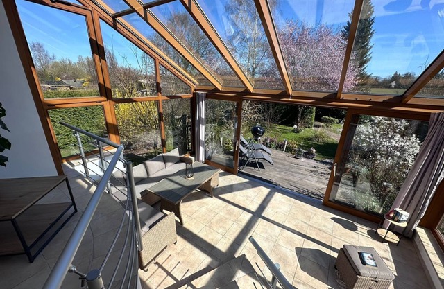 Haus Ostseesprung - Holiday home - free WLAN, parking lot and shared garden - Large