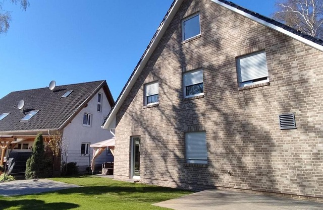 Haushälfte nähe Volksparkstadion in Hamburg