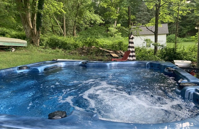 Hawley/Lake Wallenpaupack Area Beautiful Victorian With Hot Tub!