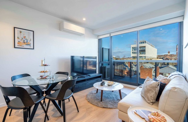 Hawthorn 1BR Apt - Close to Swinburne University