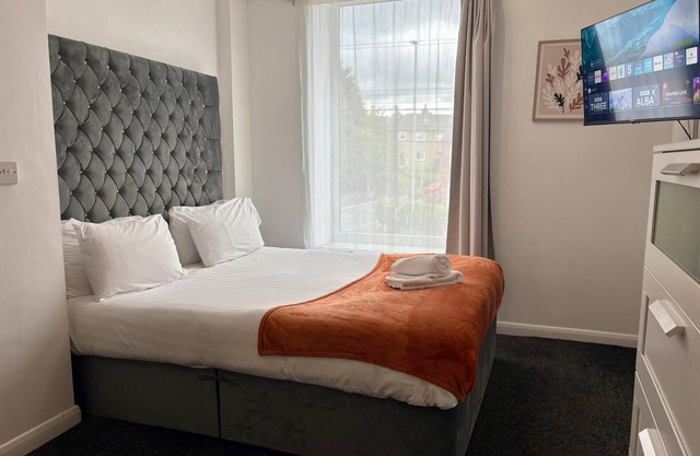 Hay Living at DealHouse Stylish Apartment