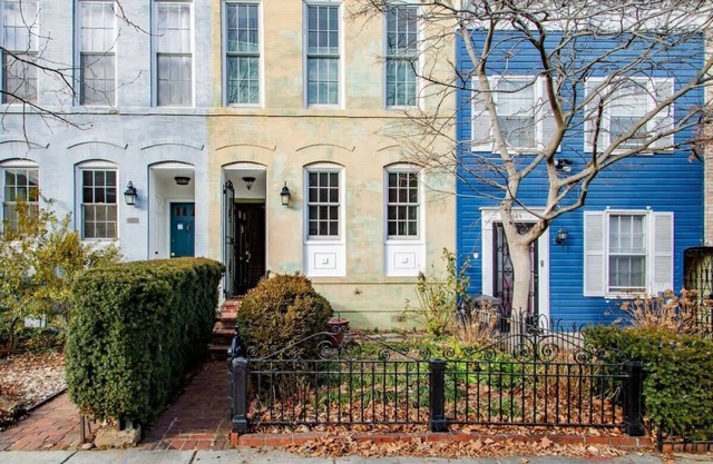 Heart of Capitol Hill Row House, Luxury & Location