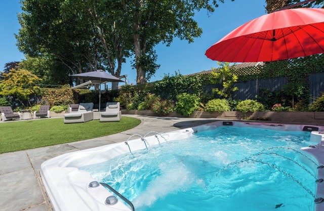 Heated Pool in Spacious Family Friendly Luxury