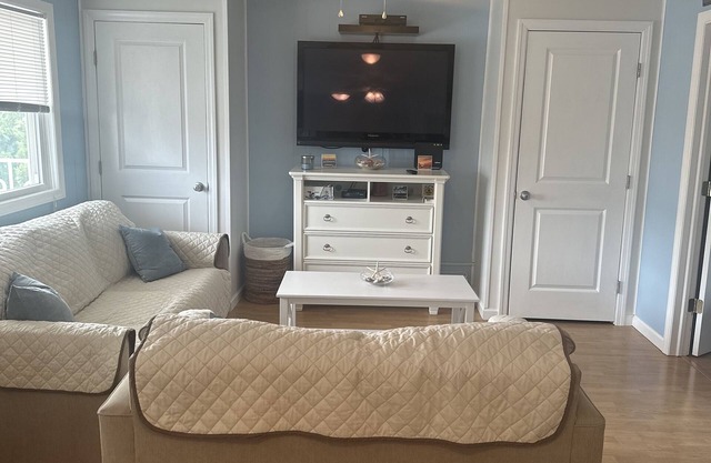 HEATED POOL Ocean Ave Seaside Park Steps to Beach & Boardwalk 3 bedrooms