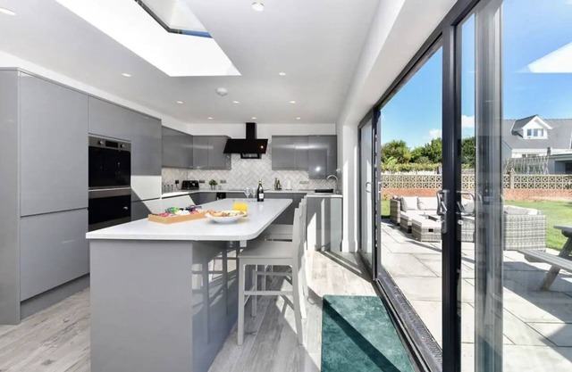 Heatherslade House - Free Hot Tub, Dog Friendly