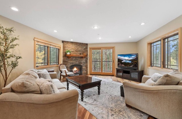 Heavenly Haven | Games, Hot Tub, BBQ | Sleeps 10