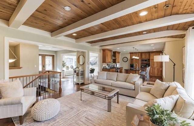 Heavenly Home/Minnetonka Lakes/Nature Scenic View