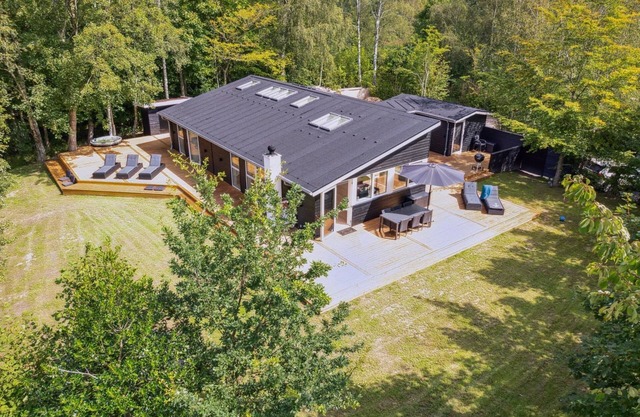 "Heidel" - 1.1km from the sea by Interhome