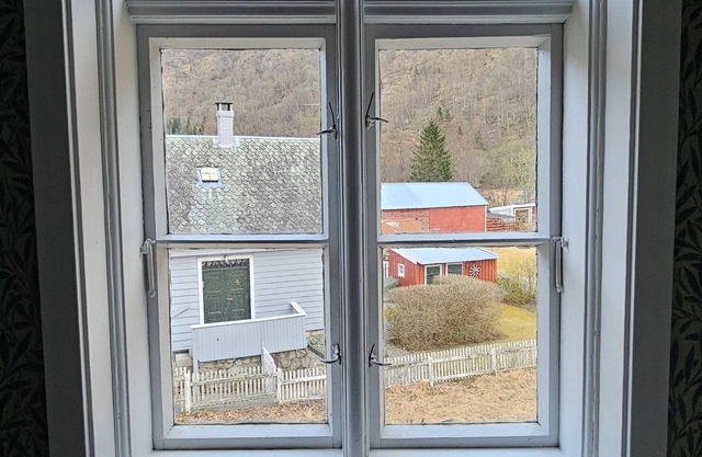 Hellandbui in Øyragata, Lærdal